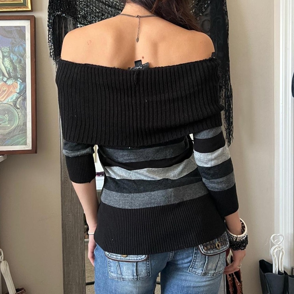 Byer California Off The Shoulder Chevron Striped Sweater Grey Black Y2K Small - Picture 3 of 4